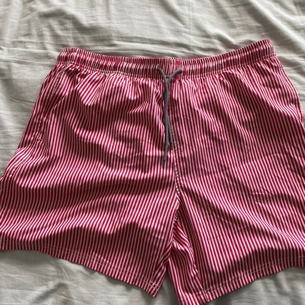 Men’s swim shorts